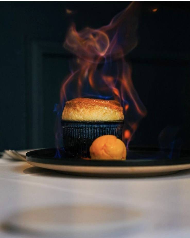 Soufflé flambé au Grand Marnier à Nice